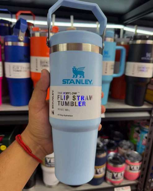 Stanley Iceflow Flip Straw Tumbler Leak Proof | 30 OZ (900 ml)