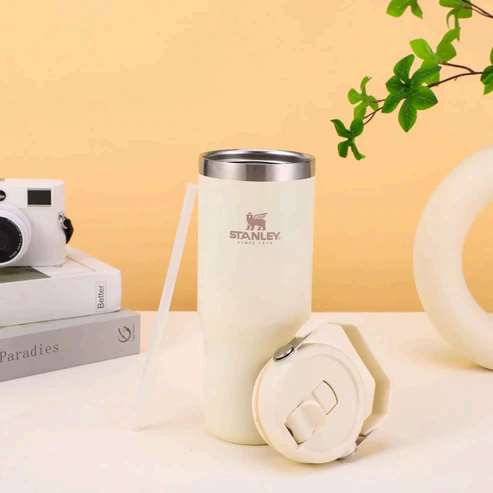 Stanley Iceflow Flip Straw Tumbler Leak Proof | 30 OZ (900 ml)